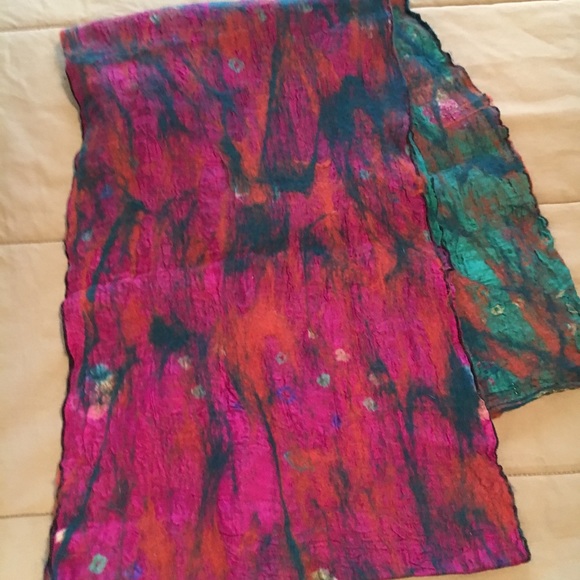 Tibetan Kooloo scarf - Picture 2 of 2